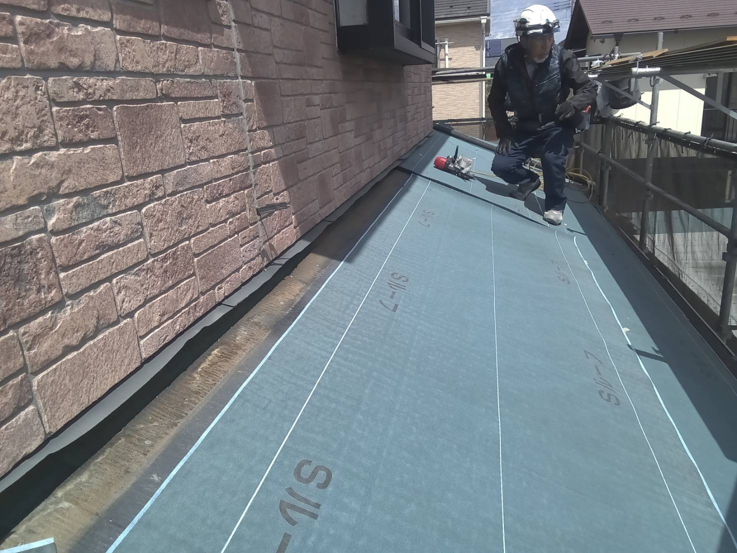 防水シート（ルーフィング）の施工
