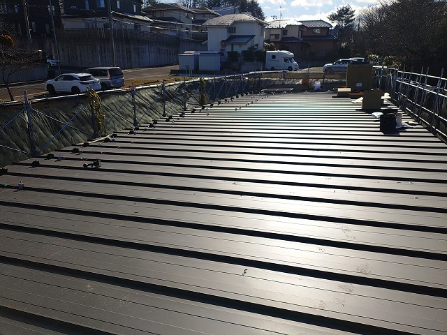 調査写真1：屋根全体の状態確認