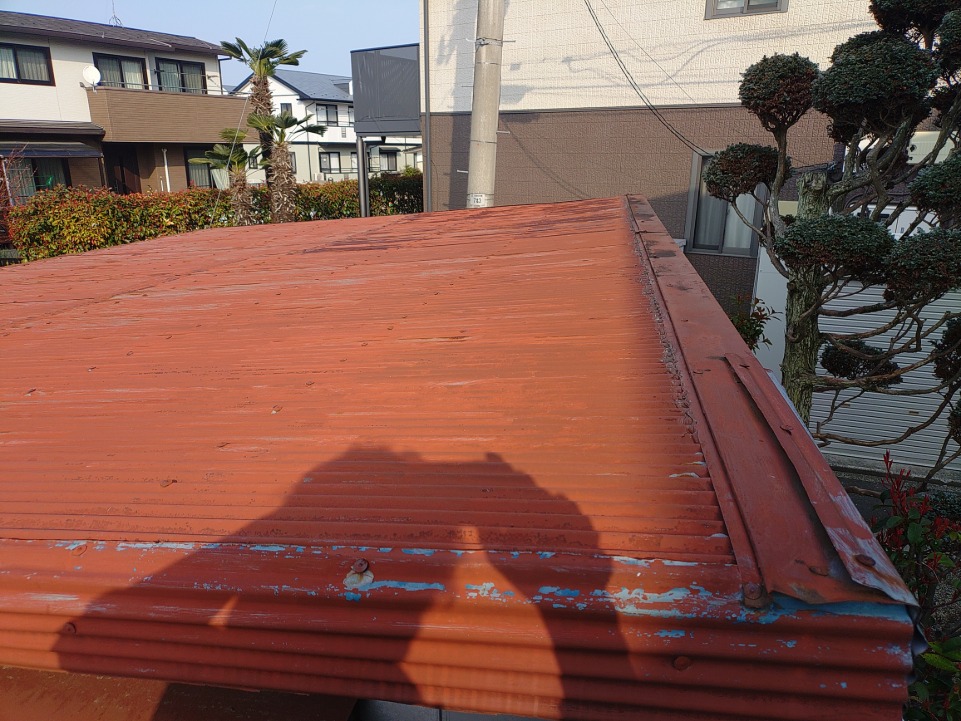 仙台市福室で錆びて飛散の恐れがあった波板屋根を交換しました