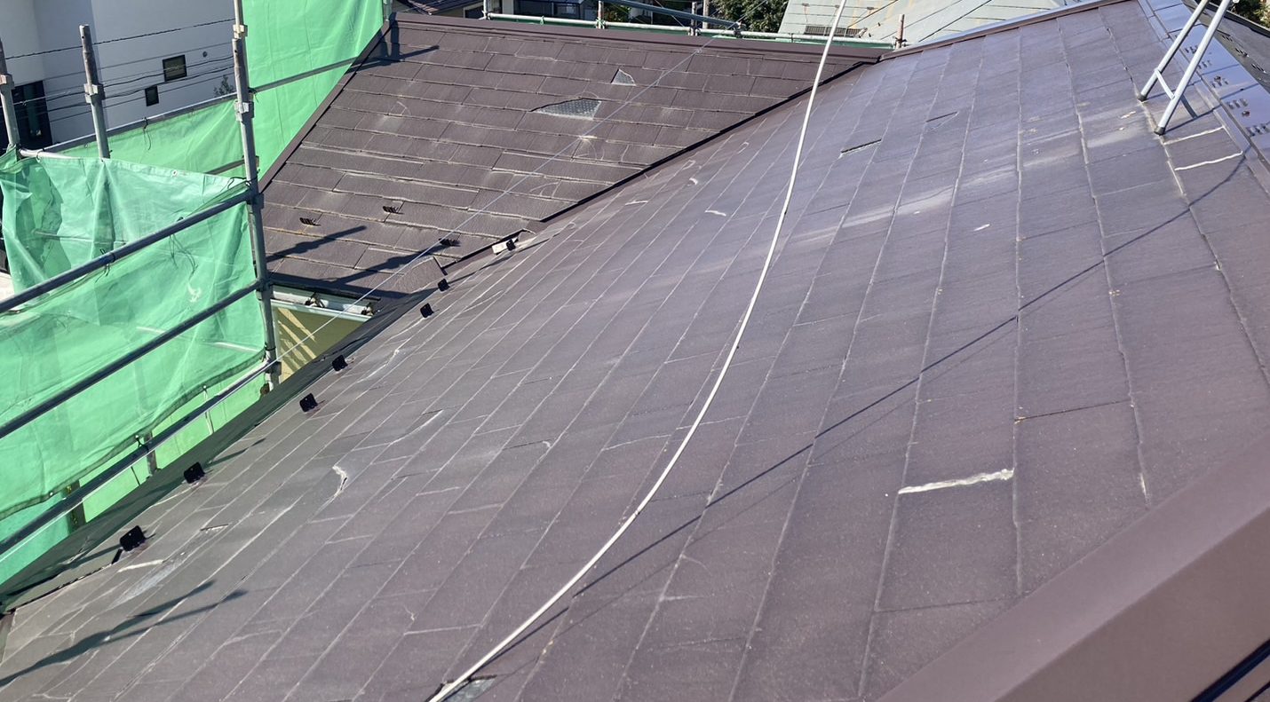 仙台市泉区で平板スレート屋根を葺き替え新築当時の美しさに！