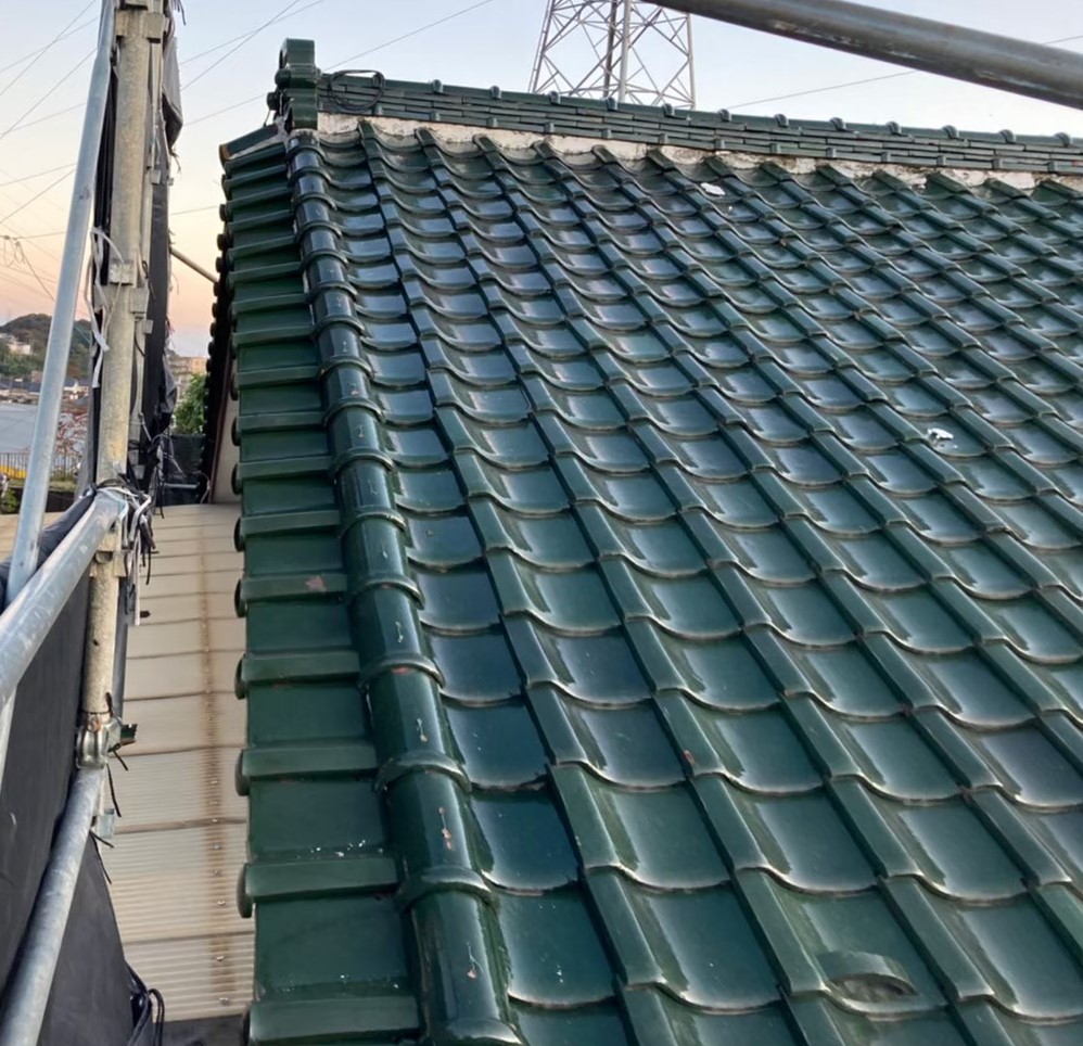 仙台市泉区で瓦屋根を軽量の屋根材「マックス瓦」へ葺き替え